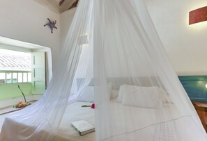 Habitación superior | Ropa de cama de alta calidad, caja fuerte, wifi gratis y ropa de cama