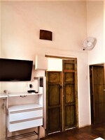 Junior Suite | Premium bedding, in-room safe, free WiFi, bed sheets