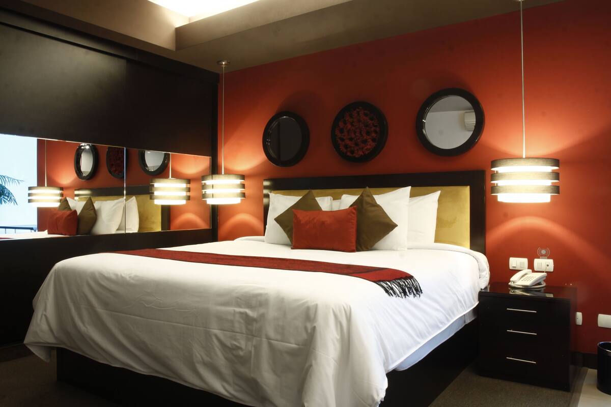 Deluxe Suite