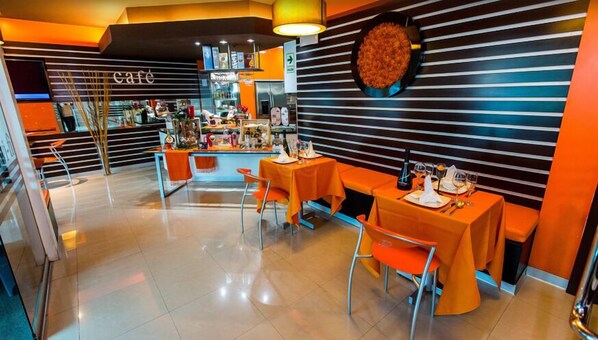 Food court