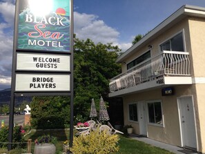 Front of property - Black Sea Motel (Penticton)