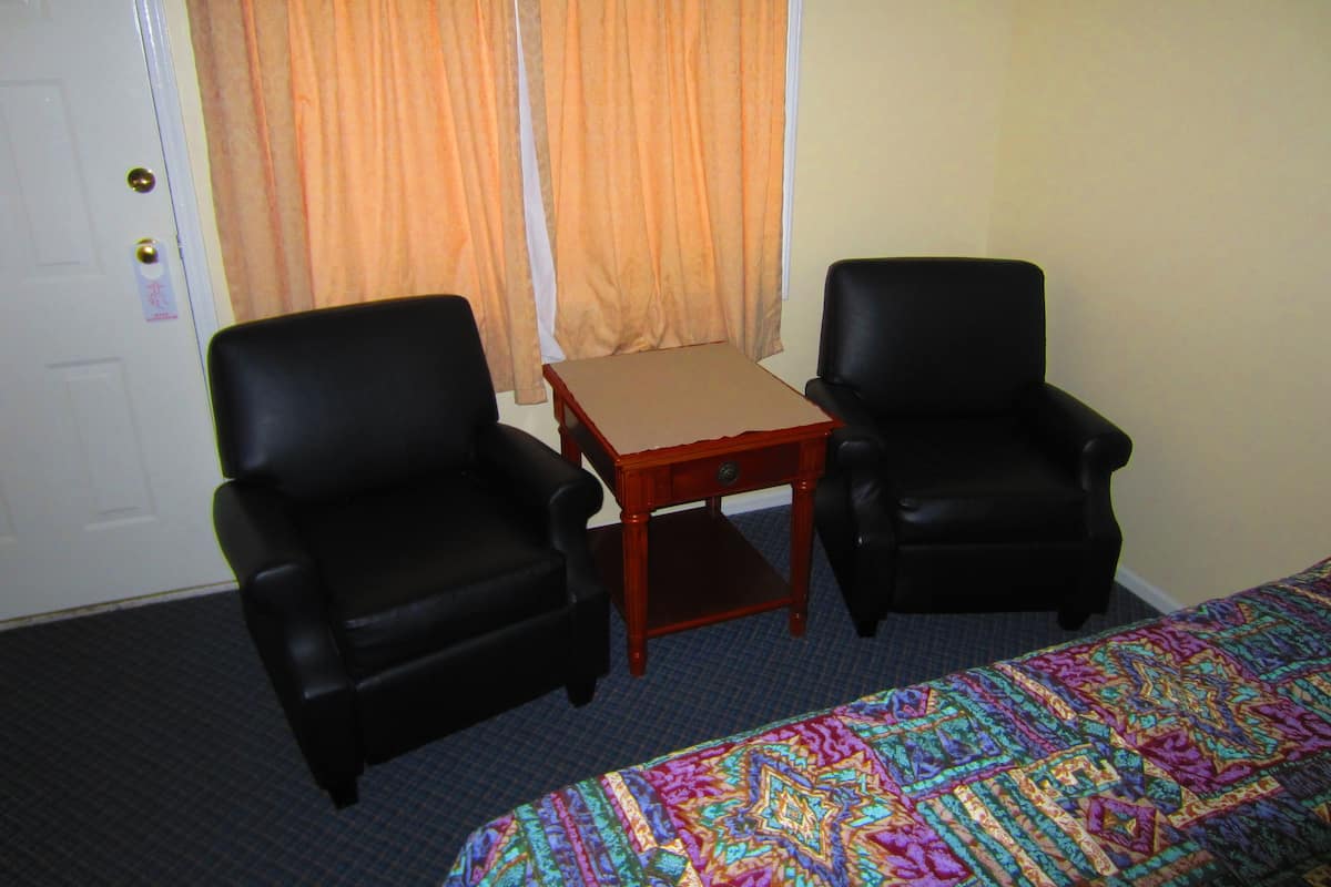 Room, 2 Queen Beds, Lake View | Free WiFi