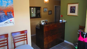 Reception - Black Sea Motel (Penticton)