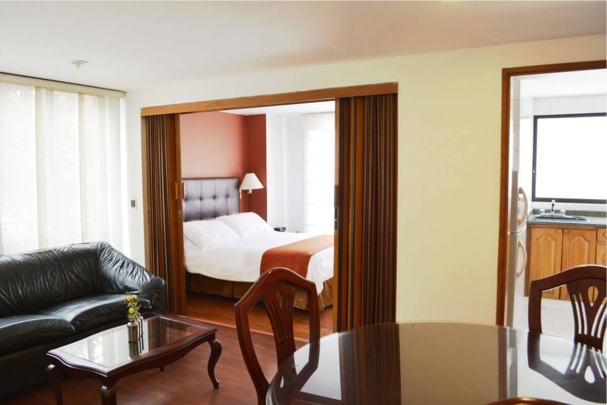 Suite | In-room safe, rollaway beds (surcharge), WiFi (free), bed sheets