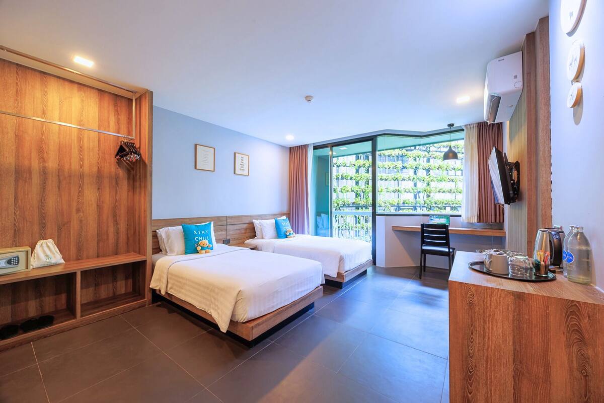 Deluxe Twin Room | Premium bedding, minibar, in-room safe, desk