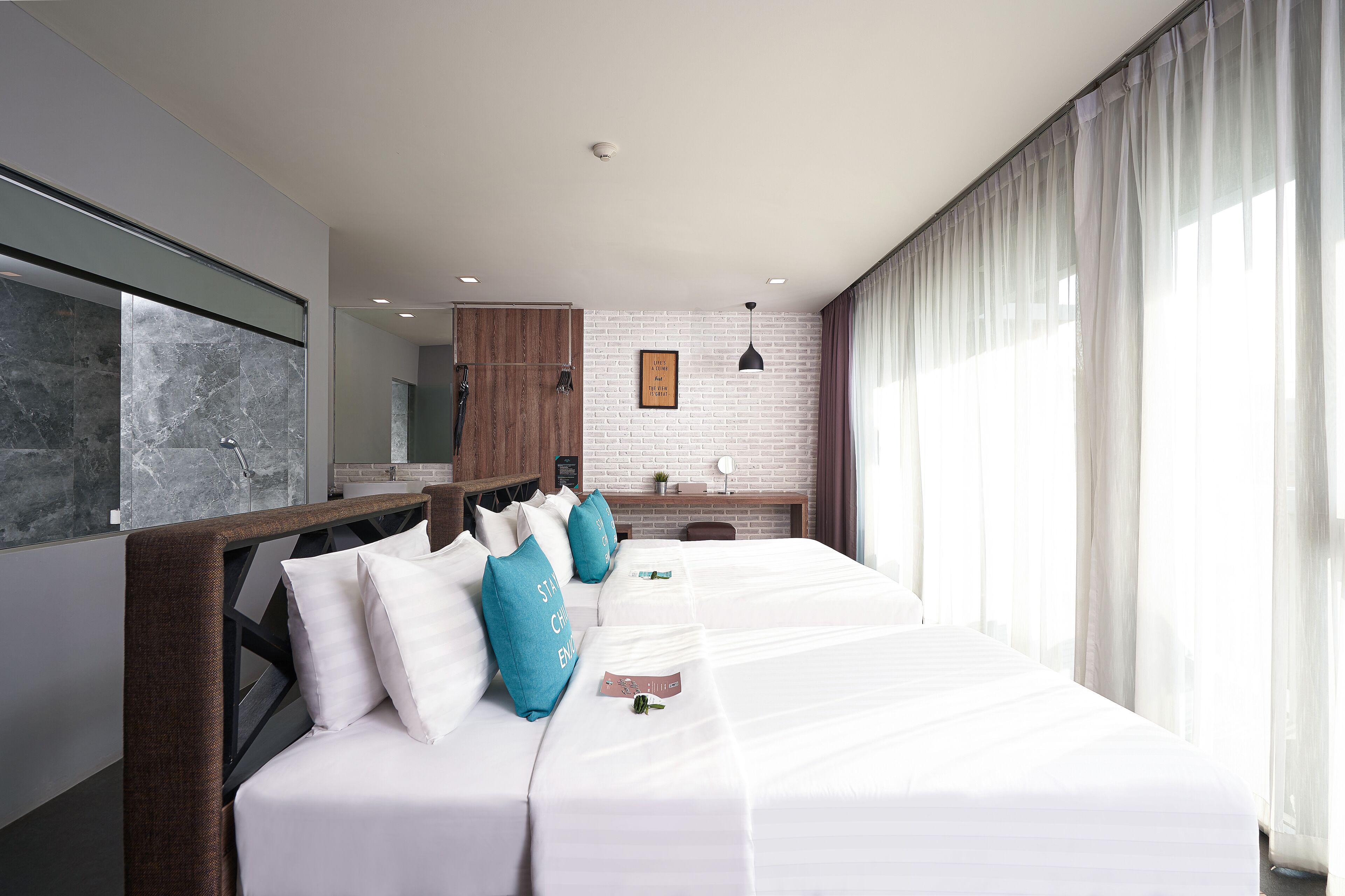 studio suite triple | premium bedding, minibar, in-room safe, desk