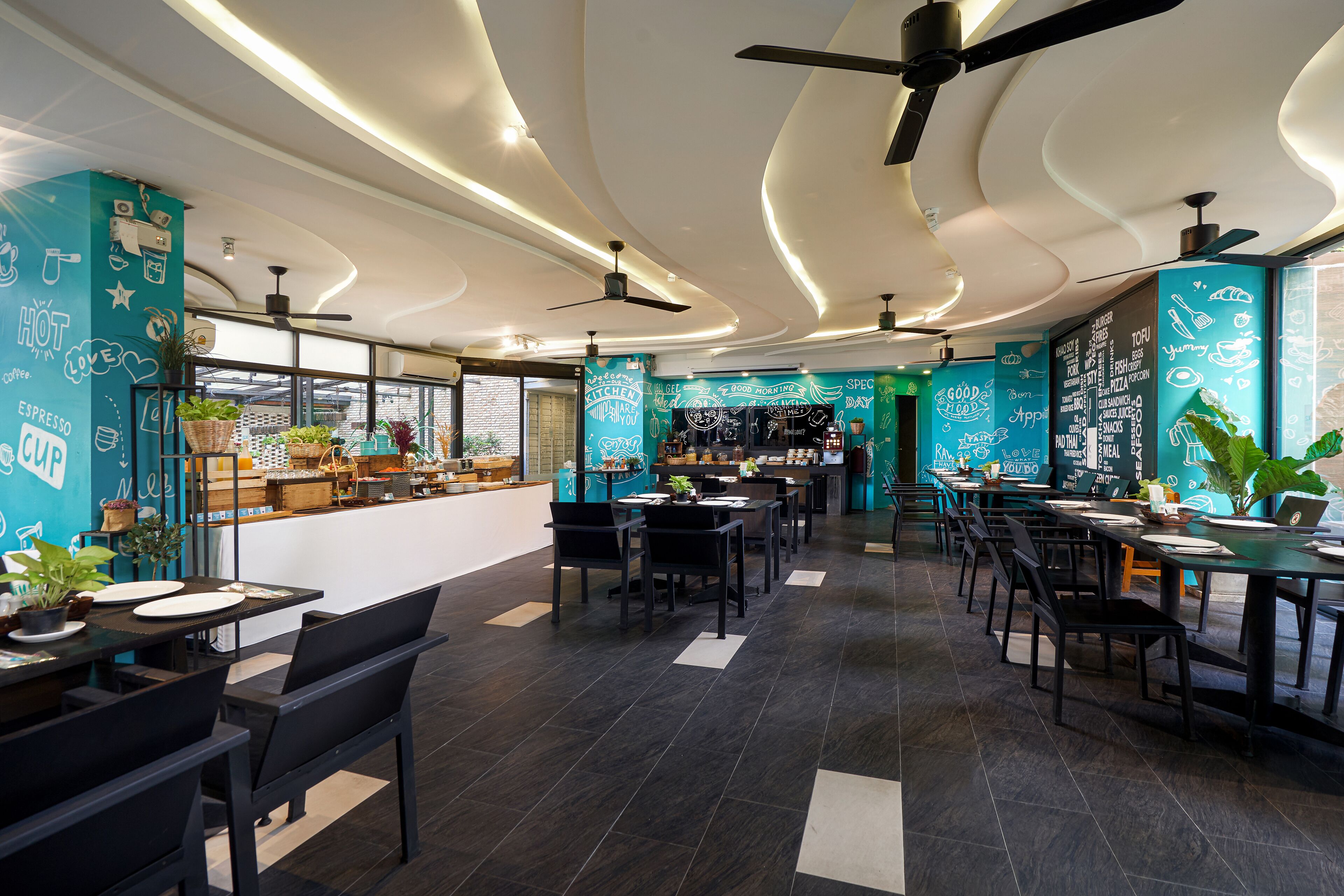 Breakfast, lunch, dinner served; local and international cuisine 