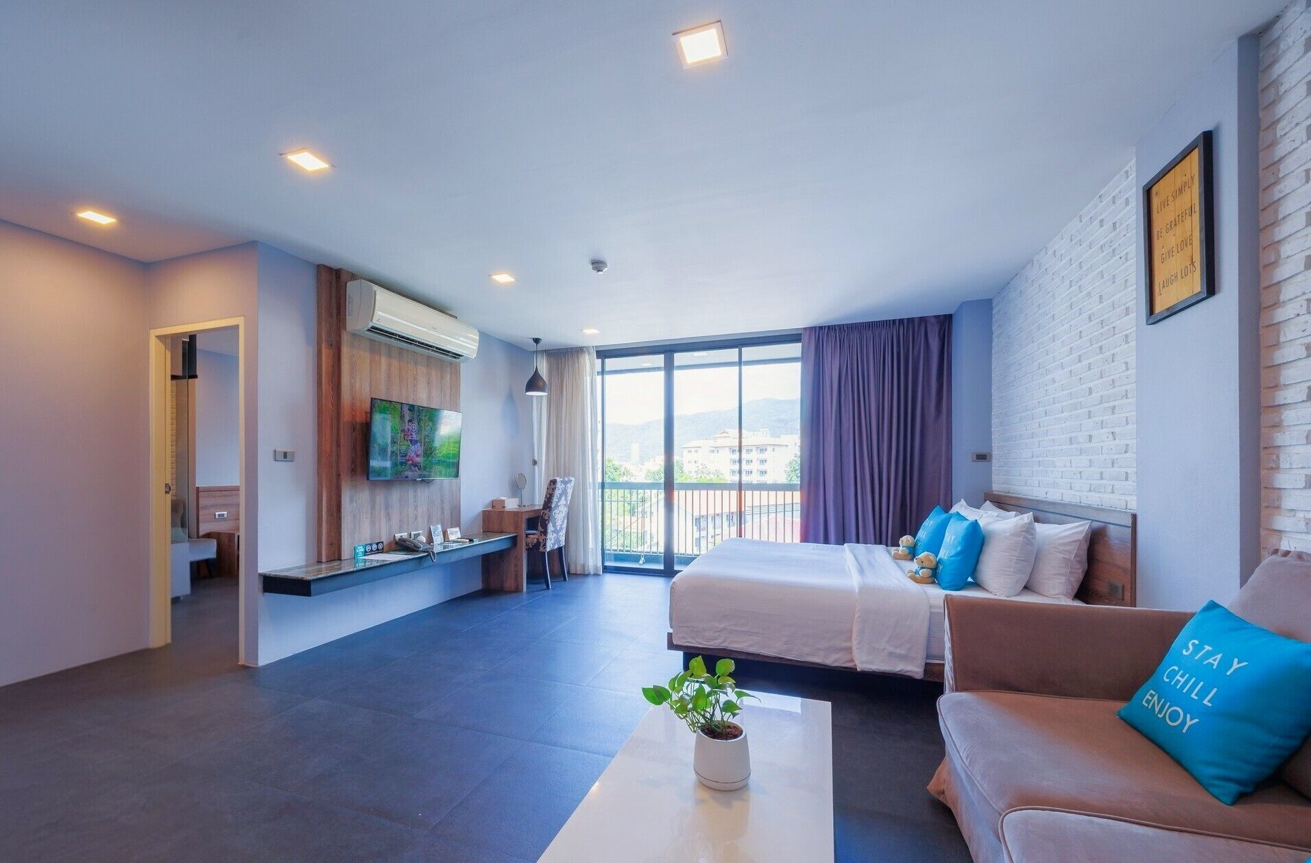 2 Bedroom Family Suite Mountain View | Bộ đồ giường cao cấp, minibar, két bảo mật tại phòng, bàn 