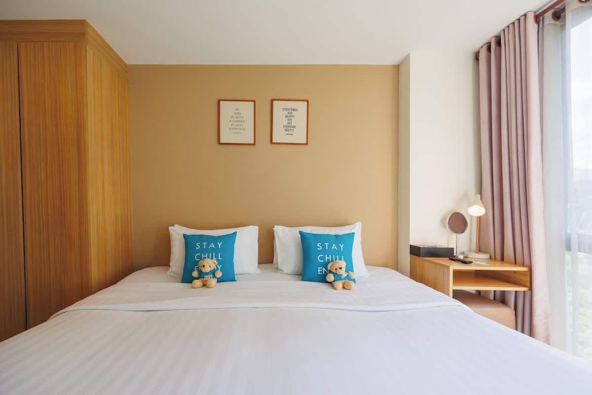 One Bedroom Suite Double Bed | Premium bedding, minibar, in-room safe, desk