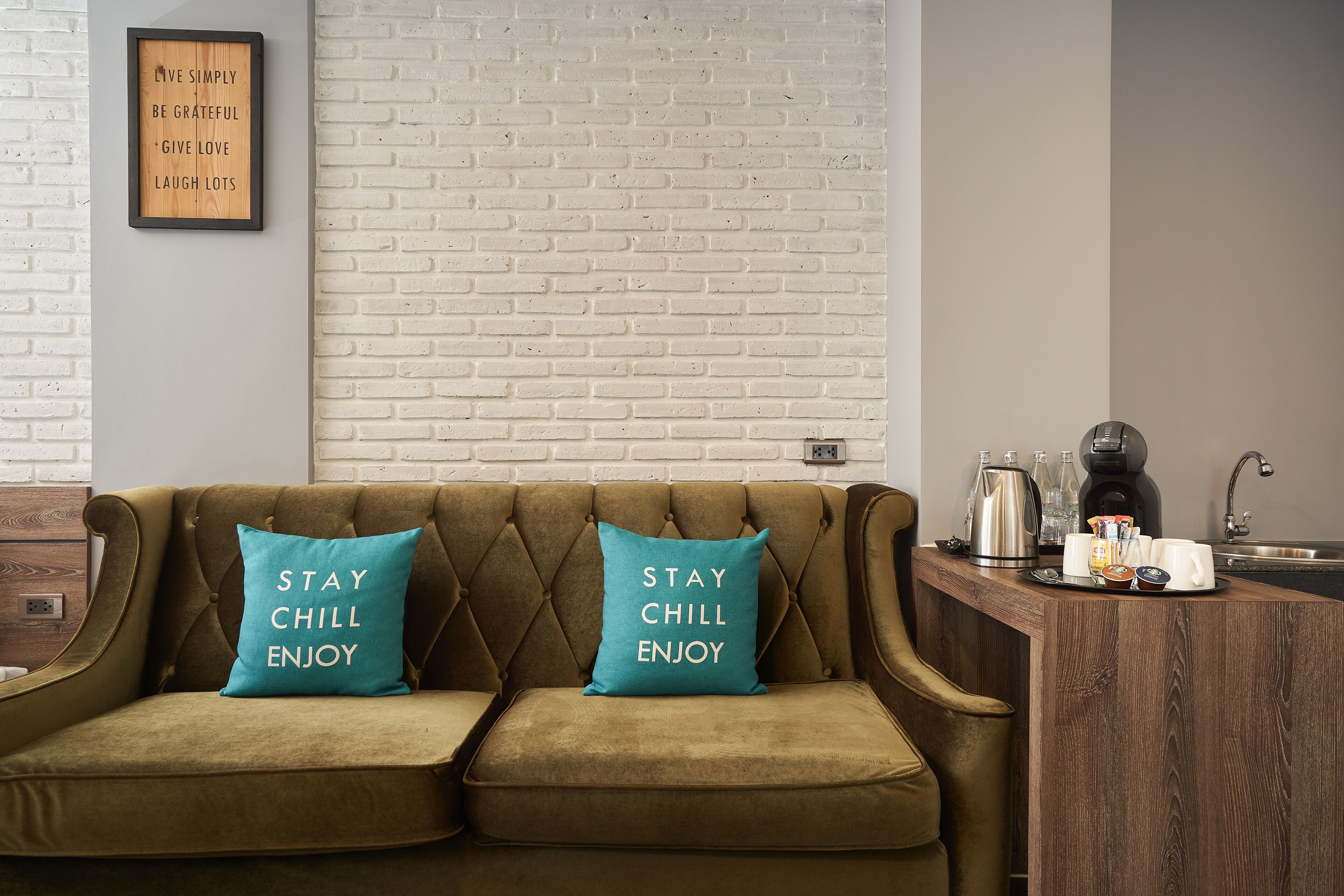 2 bedroom family suite mountain view | living area | 32-inch lcd tv with cable channels, tv