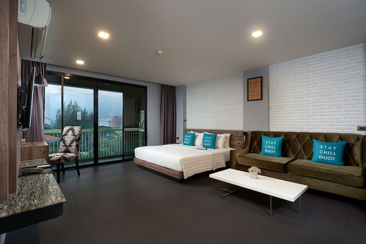2 Bedroom Family Suite Mountain View | 1 bedroom, premium bedding, minibar, in-room safe