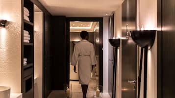 Sauna, Dampfbad, Körperbehandlungen, Ganzkörperwickelbehandlung