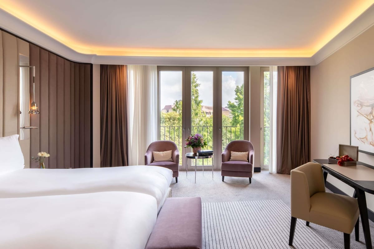Luxury Oda, 2 Tek Kişilik Yatak | Kaliteli yatak takımı, yastık yüzeyli yatak, minibar, odada kasa 