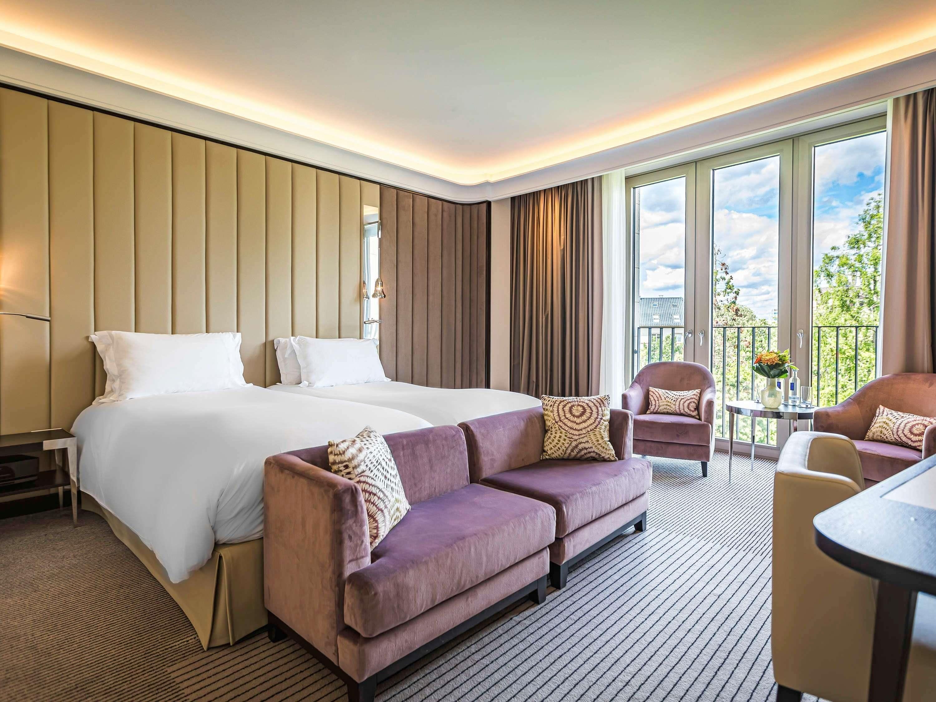 Junior Suite, 2 Twin Beds | Premium bedding, pillowtop beds, minibar, in-room safe