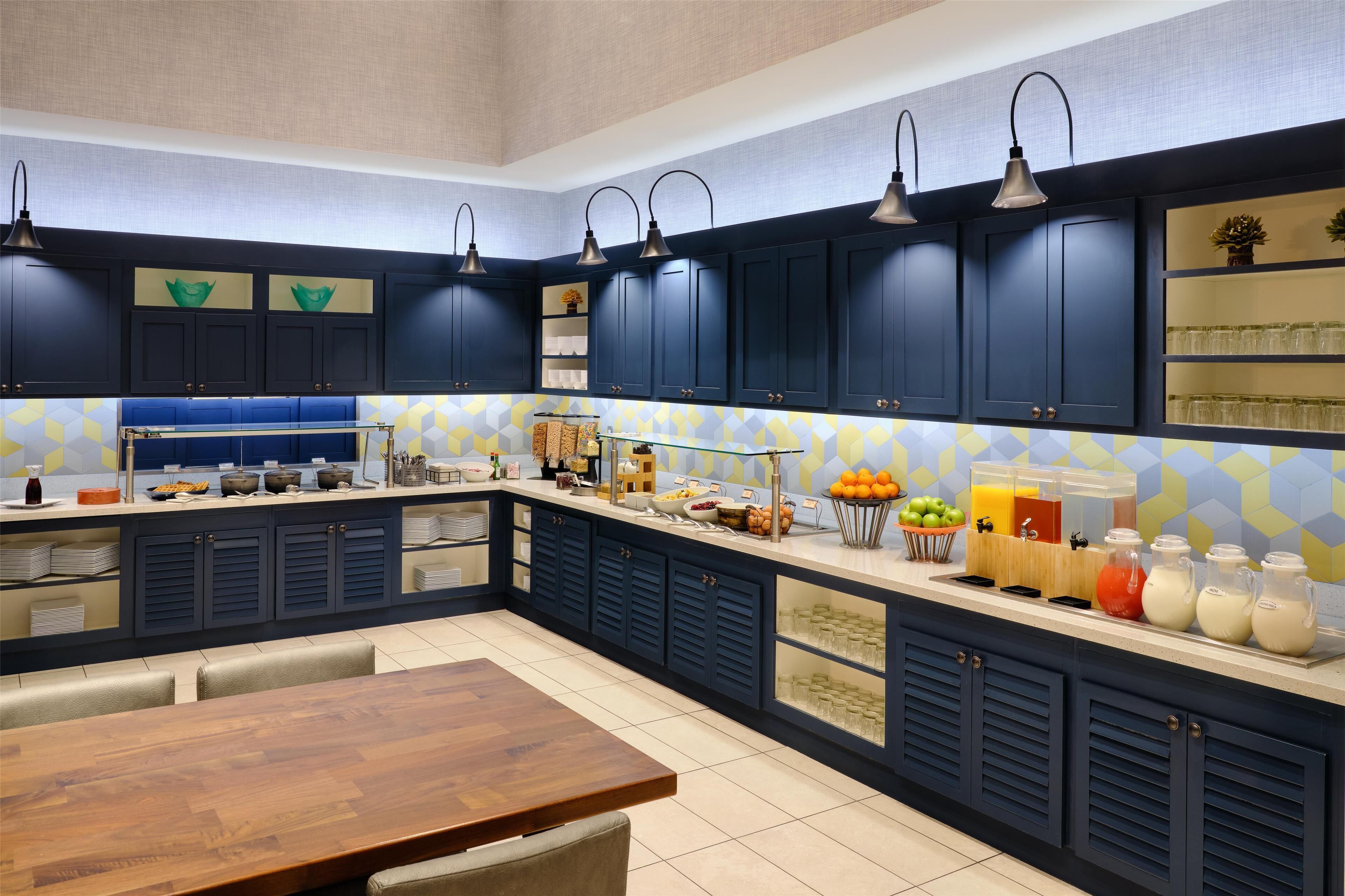 Tägliches Frühstücksbuffet (11.00 USD pro Person)