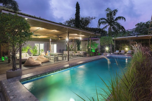 Tamarindo Bay Hotel & Apartments- Self Check In, Adults Only