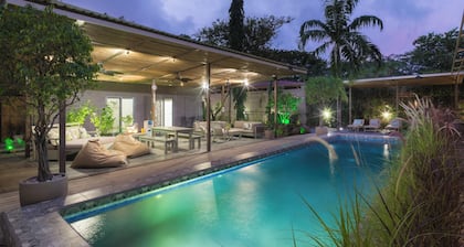 Tamarindo Bay Hotel & Apartments- Self Check In, Adults Only