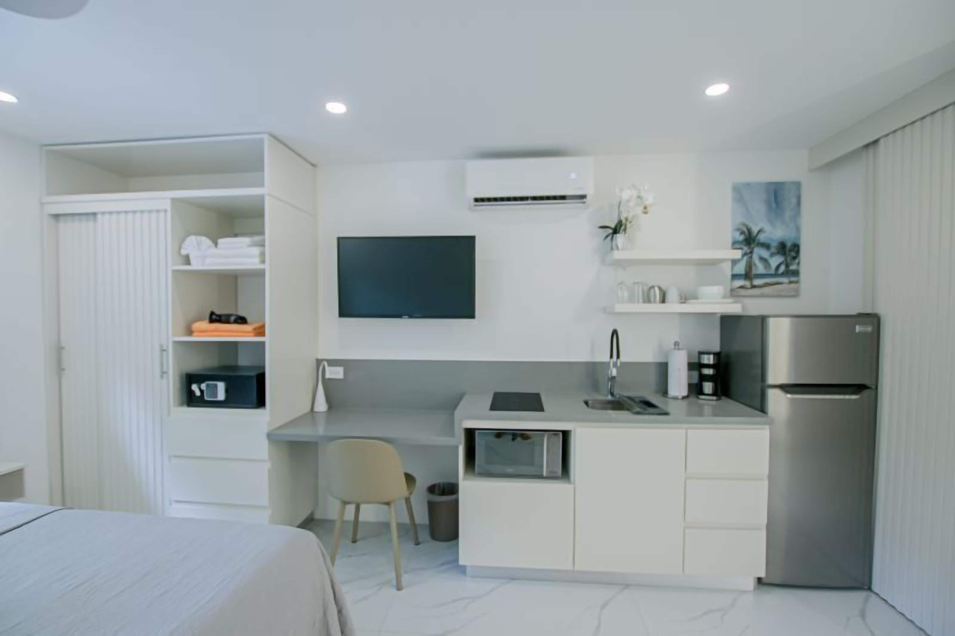 Chambre, 1 grand lit | Cuisine privée