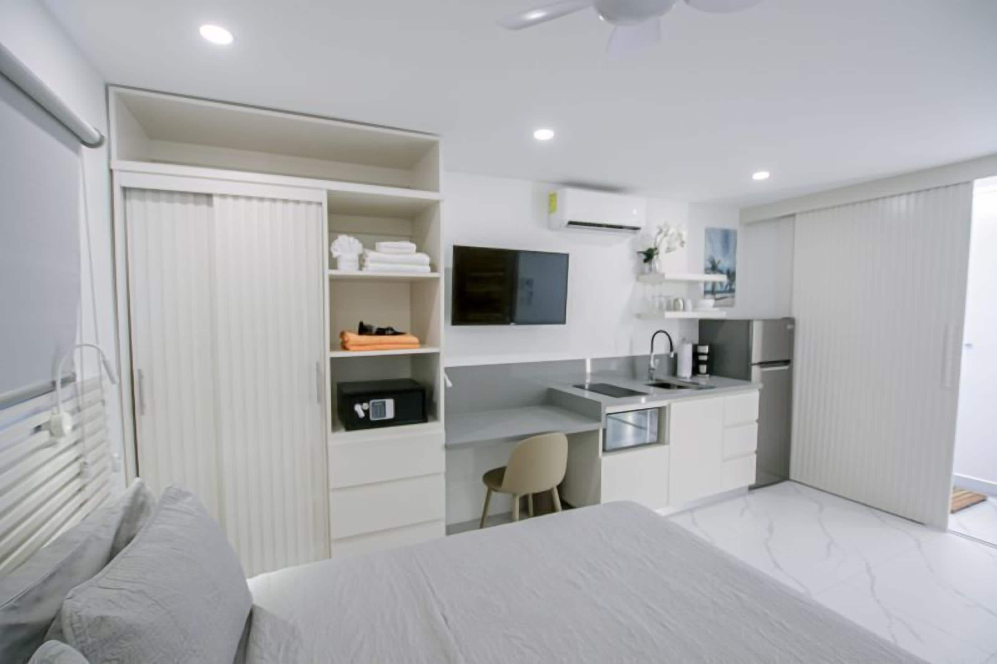 基本客房, 1 張加大雙人床 | 高級寢具、舒適加層、客房內保險箱、獨特裝潢