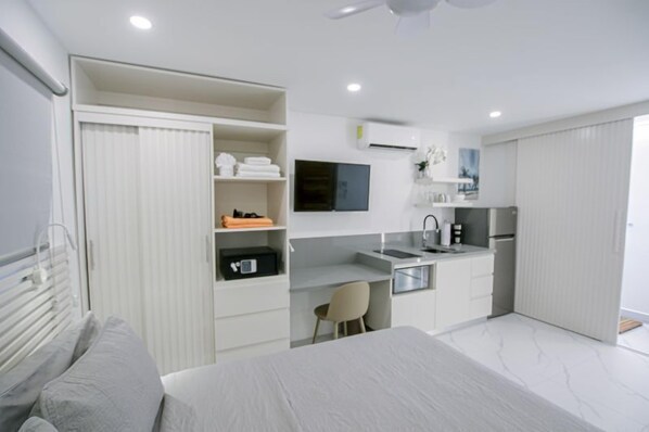 基础客房, 1 张大床 | 高档床上用品、加厚床垫、客房内保险箱、特色装修