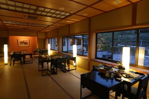 Breakfast and dinner served - Oyado Ikegami (Uozu)