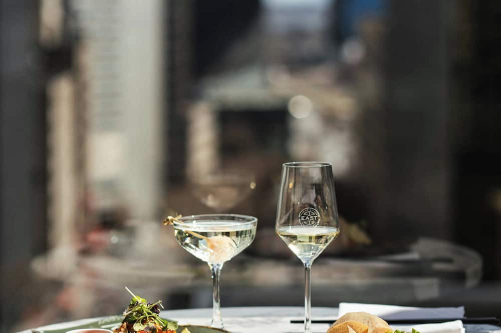 Renaissance Montreal Downtown Hotel