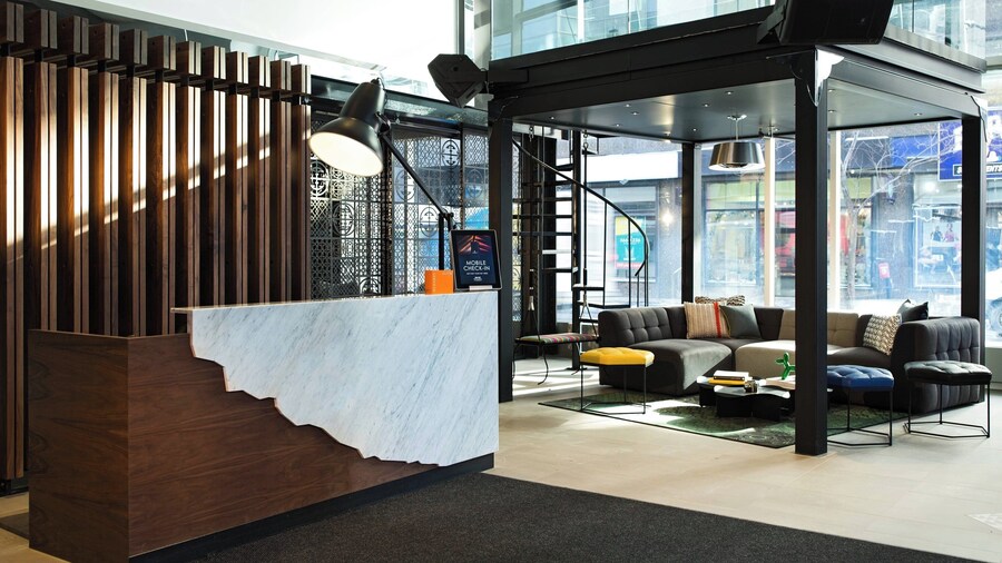 Renaissance Montreal Downtown Hotel