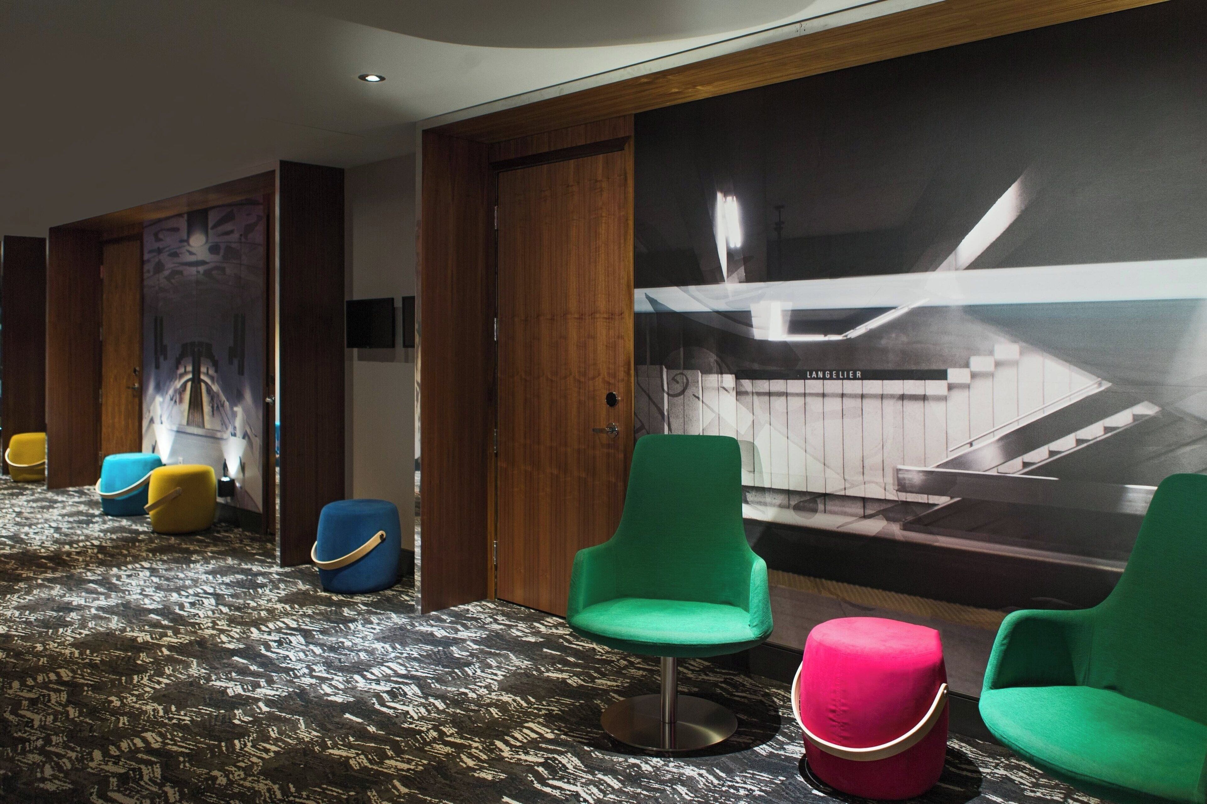 Photo - Renaissance Montreal Downtown Hotel
