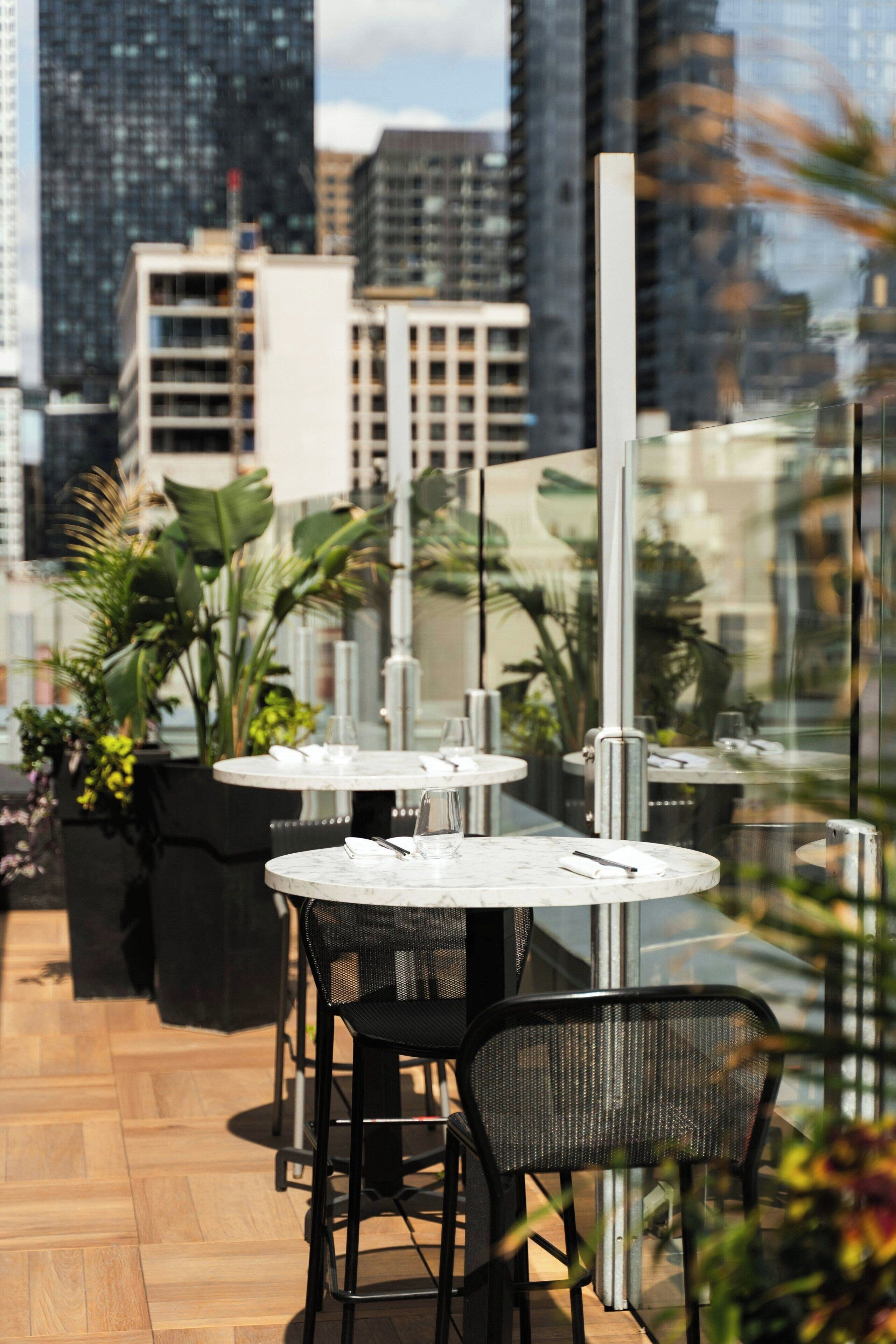 Photo - Renaissance Montreal Downtown Hotel
