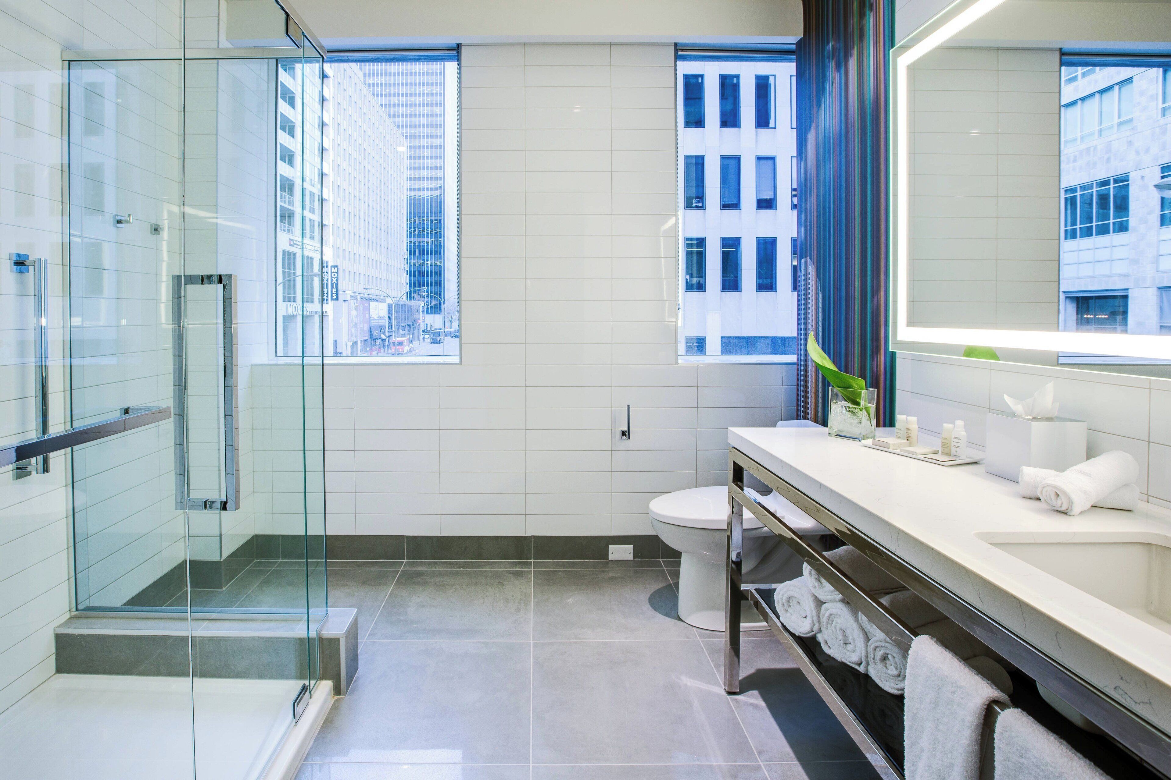 Dusche, Regendusche, kostenlose Toilettenartikel, Haartrockner