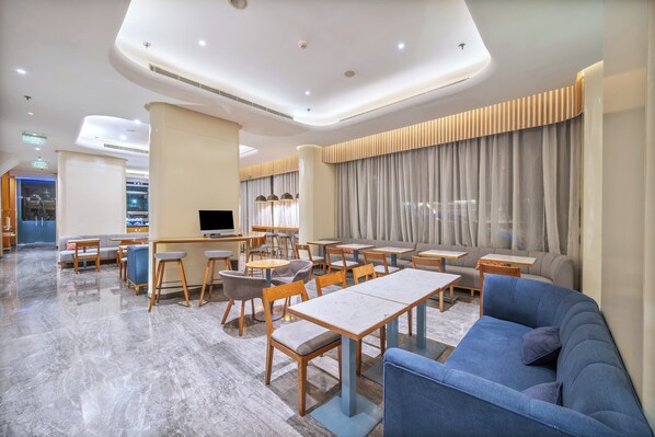 Breakfast, lunch and dinner served