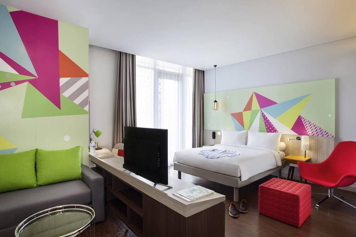 minibar, in-room safe, desk, laptop workspace