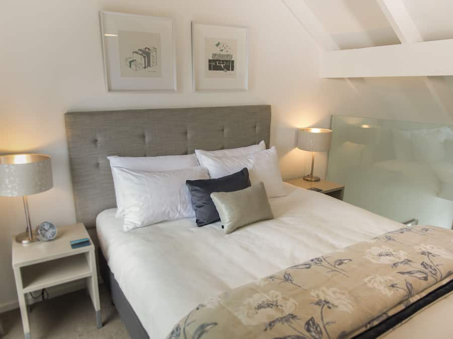 Loft, op tussenverdieping (King) | Luxe beddengoed, een kluis op de kamer, geluiddichte muren, gratis wifi