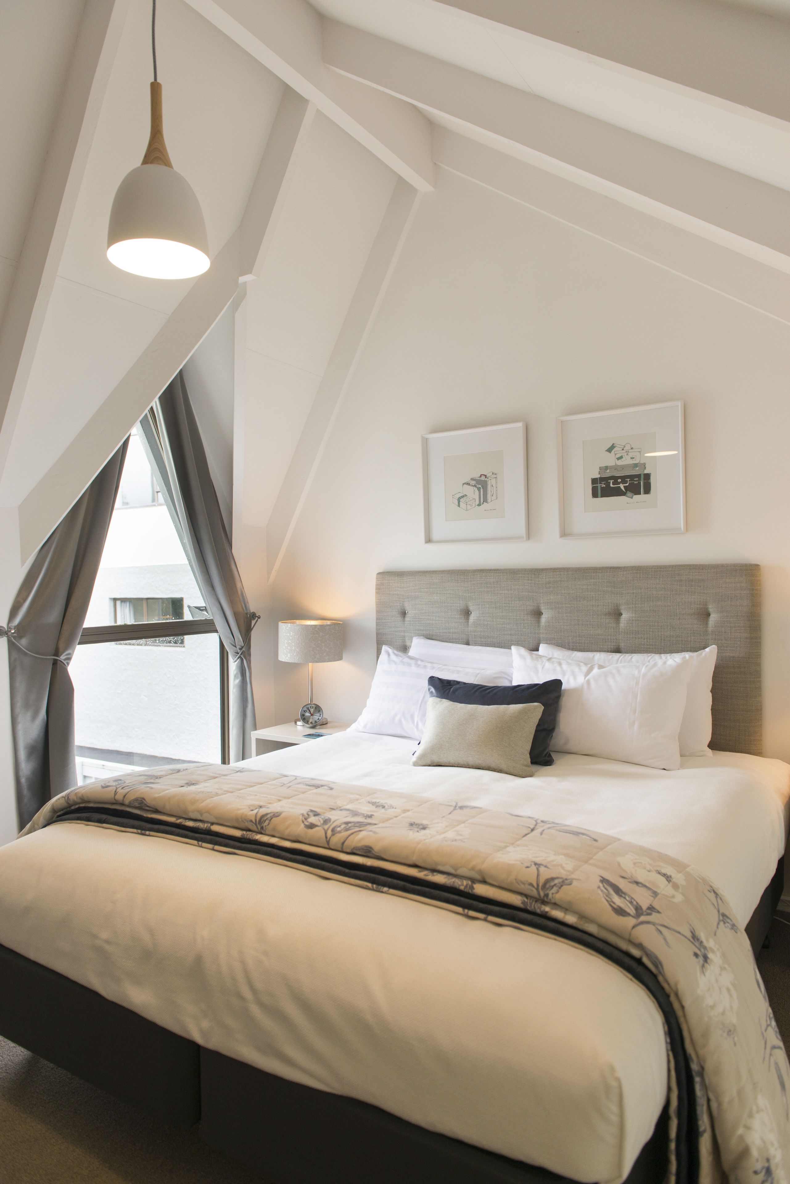 Loft King, Mezzanine