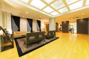 Área de estar no saguão