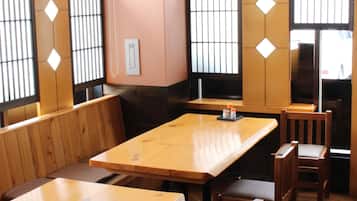 Desayuno japonés (JPY 700 por persona)