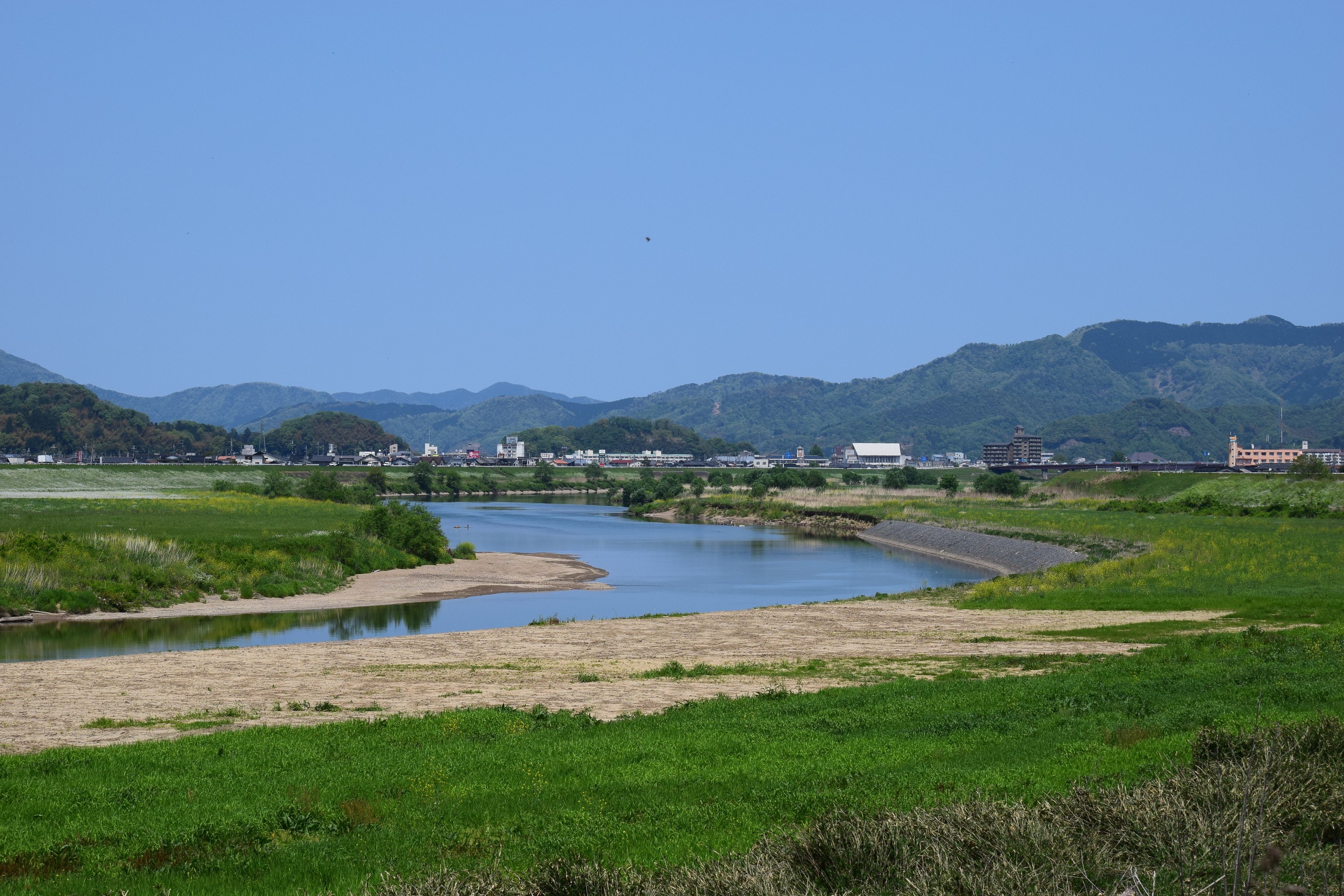 single deluxe room, smoking | mountain view