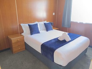 Large 2-bedroom Apartment | 2 bedrooms, iron/ironing board, free WiFi, bed sheets - Cumberland Motel (Dunedin)