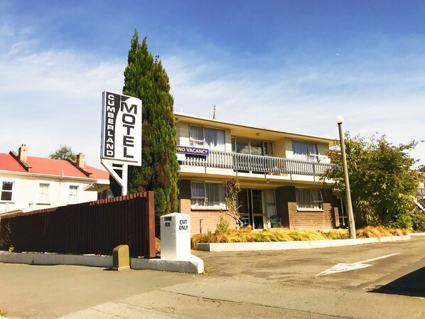 Exterior - Cumberland Motel (Dunedin)