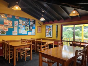 Dining room - Global Village Backpackers (Greymouth)