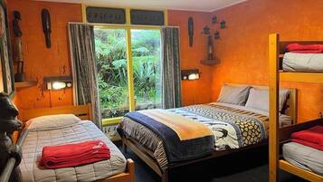 Decoración personalizada, muebles diferentes y wifi gratis