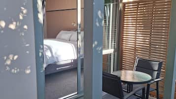 Estudio, 1 cama King size, vista al jardín, planta baja | Terraza o patio