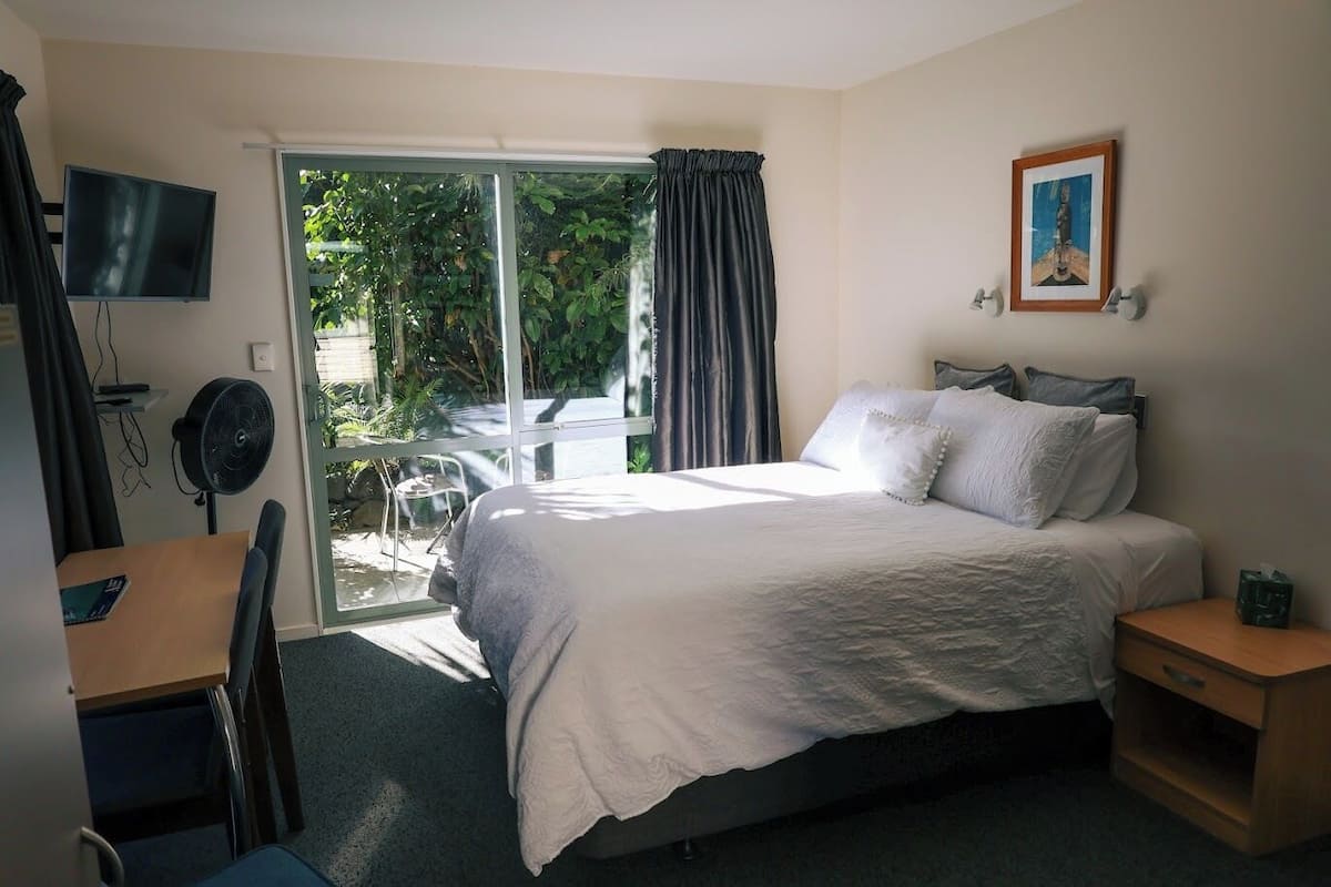 Desk, iron/ironing board, free WiFi, bed sheets