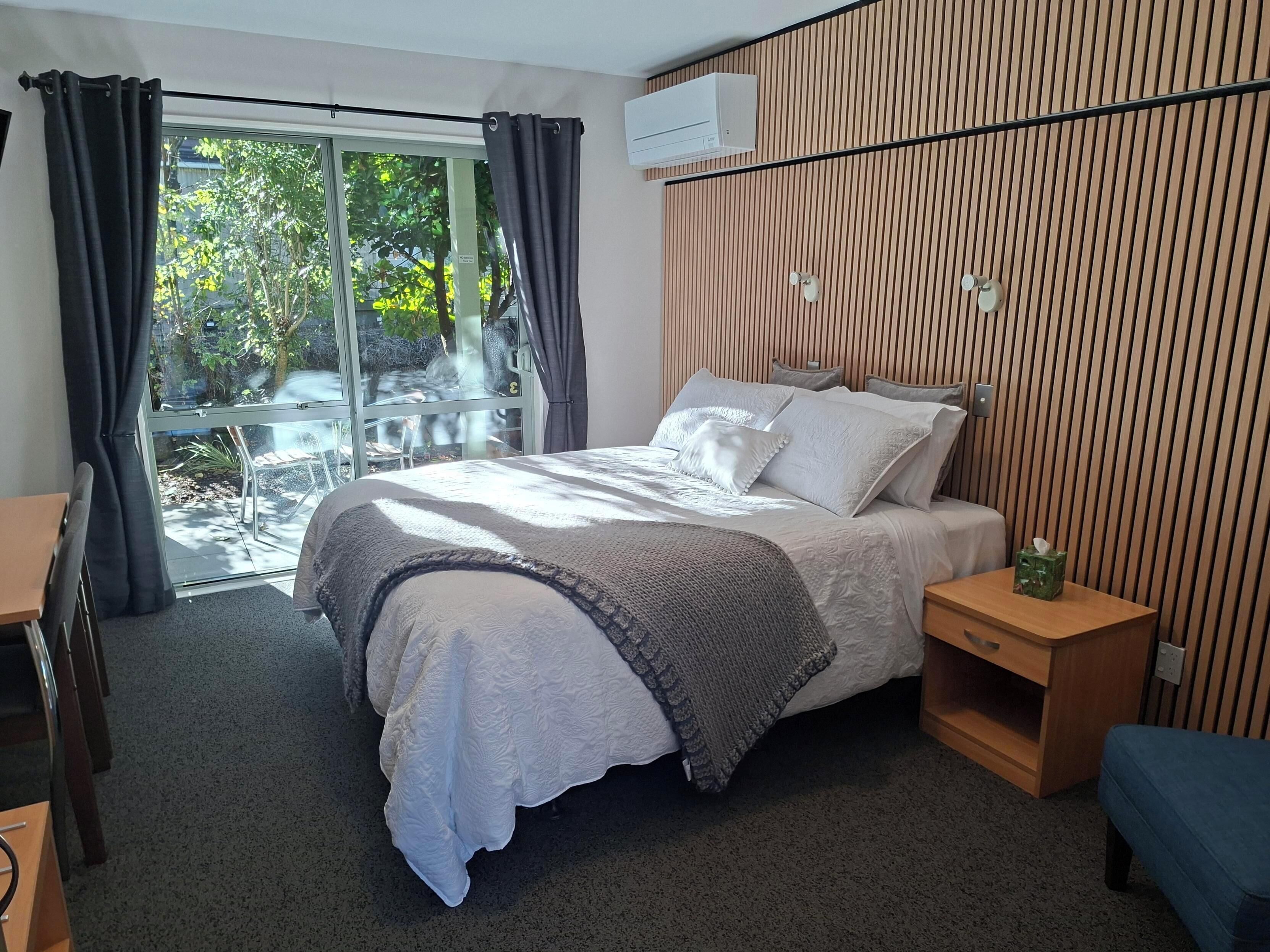Desk, iron/ironing board, free WiFi, bed sheets