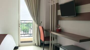 Premium bedding, desk, free WiFi, bed sheets