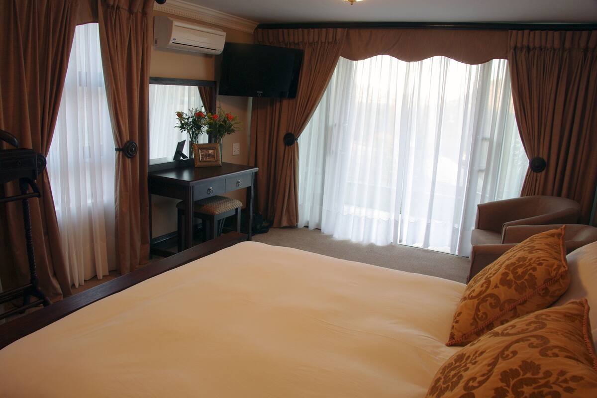 Deluxe-Zimmer, 1 Queen-Bett, mit Bad, Erdgeschoss