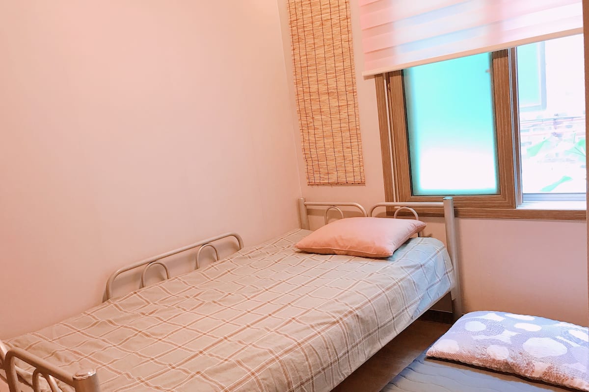 Twin Room | Free WiFi