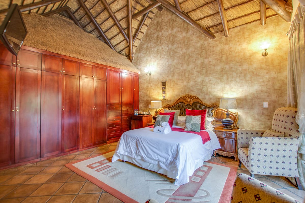 Honeymoon-Suite | 1 Schlafzimmer, Schreibtisch, schallisolierte Zimmer, kostenloses WLAN