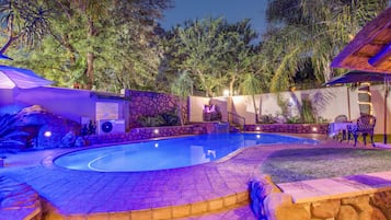 Outdoor pool, sun loungers