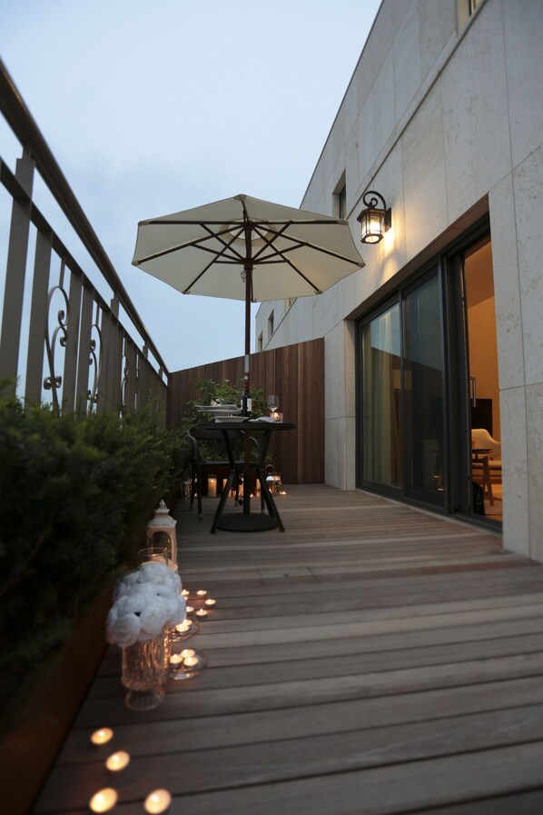Terrace Suite, 1 King Bed | Terrasse/Patio